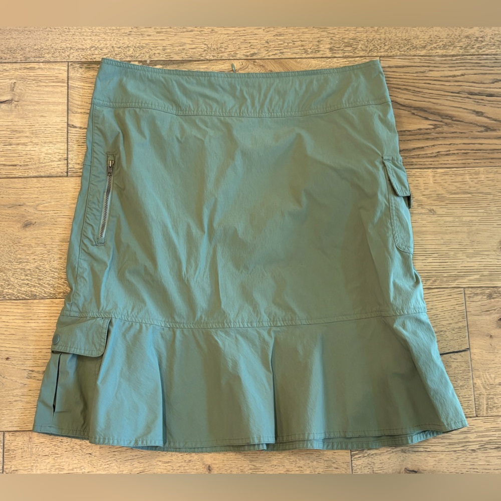 ROYAL ROBBINS discovery strider athletic skirt - Great for outdoors sz 12 green